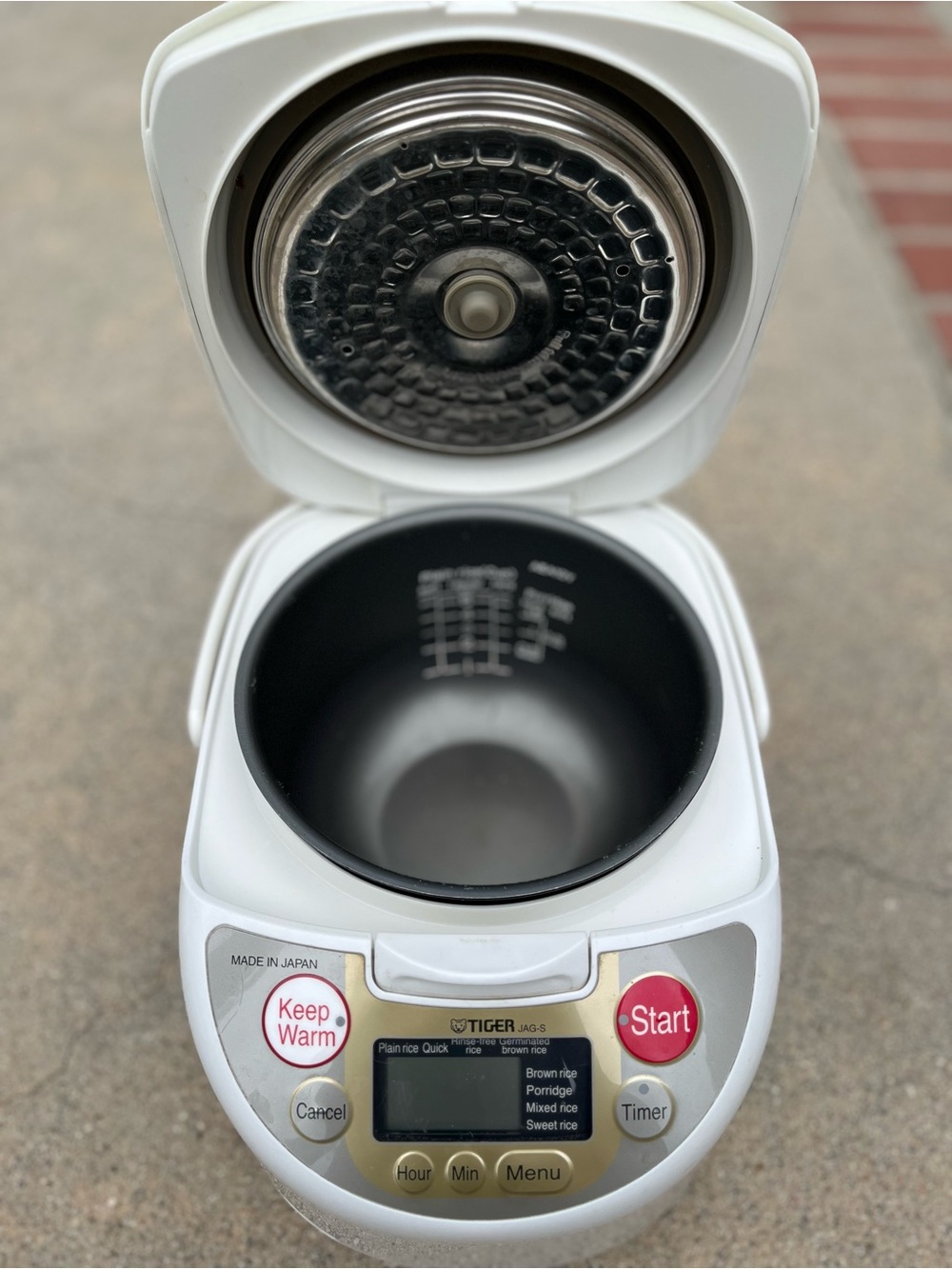 Tiger Rice Cooker - Picture 3 of 5